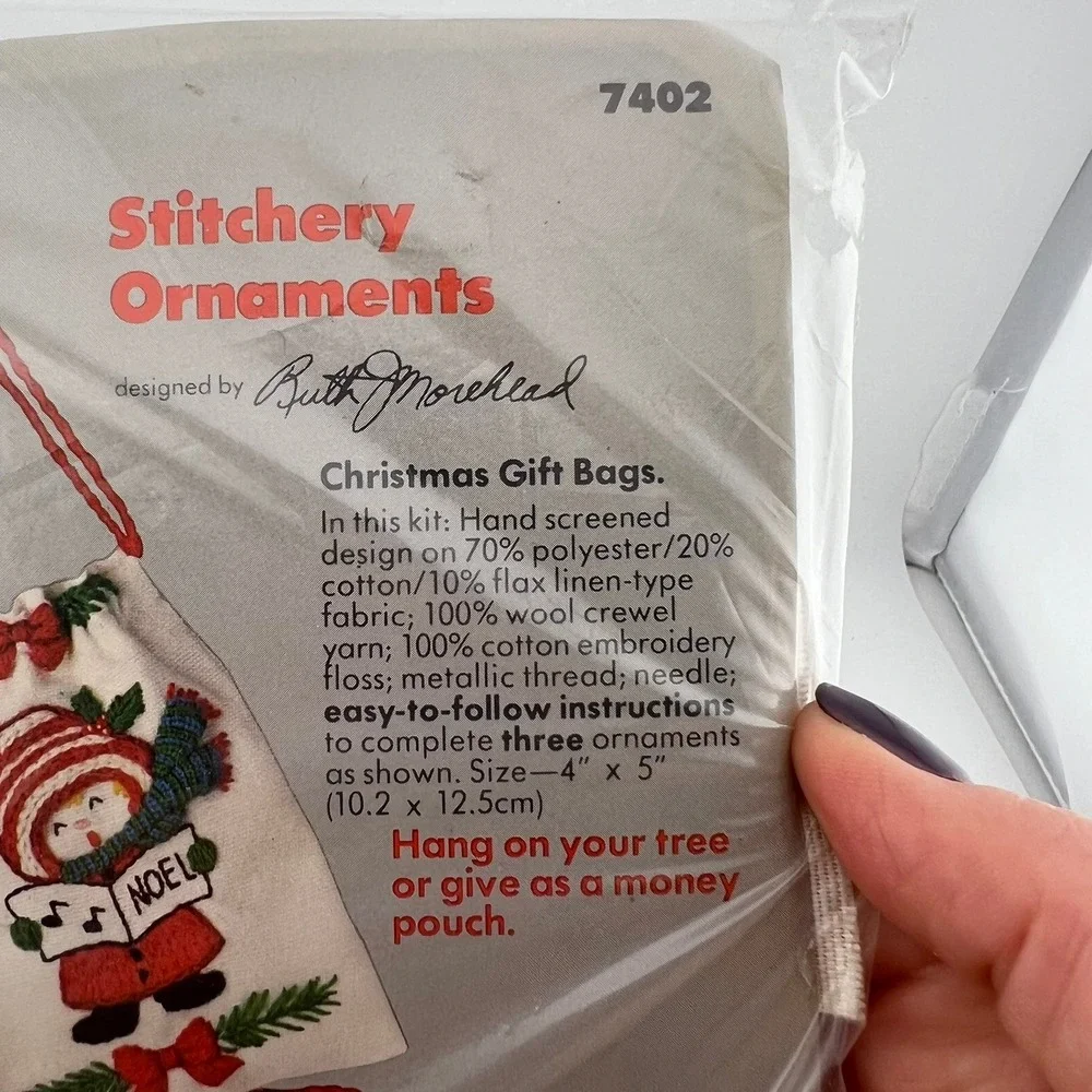 Vintage Columbia Minerva Stitchery Ornaments Kit 1982 Christmas Gift Bags‎